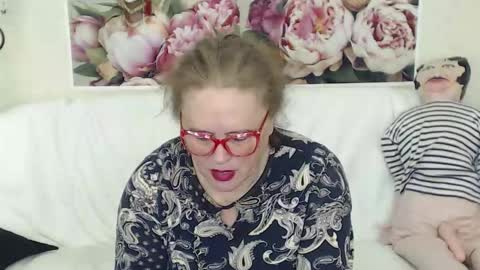 Snapshot of berryshickx chatting on November 6, 2025, 7:42 am BerryShickX online show from November 6, 2025, 7:42 am