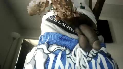 Snapshot of bertdollaz757 chatting on October 17, 2025, 6:32 pm ToxicPipe757 online show from October 17, 2025, 6:32 pm