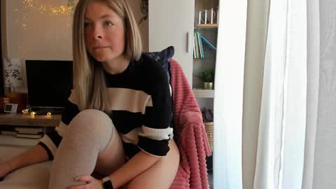 Snapshot of bestgirl_ofthe_neighborhood chatting on January 20, 2025, 8:41 am Vicky online show from January 20, 2025, 8:41 am