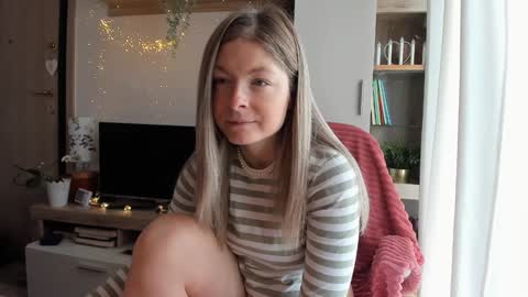 Snapshot of bestgirl_ofthe_neighborhood chatting on January 24, 2025, 8:55 am Vicky online show from January 24, 2025, 8:55 am
