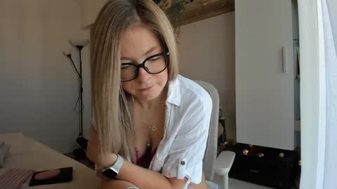 Snapshot of bestgirl_ofthe_neighborhood chatting on September 23, 2025, 6:27 am Vicky online show from September 23, 2025, 6:27 am