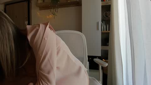 Snapshot of bestgirl_ofthe_neighborhood chatting on October 10, 2025, 6:56 am Vicky online show from October 10, 2025, 6:56 am