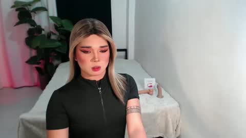 bestgirljulia online show from February 20, 2026, 8:05 am