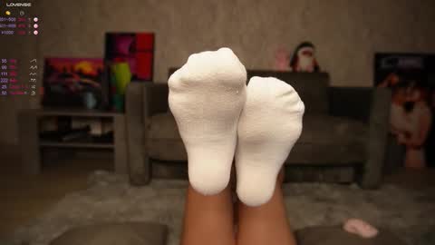 Emely online show from October 27, 2025, 3:21 am