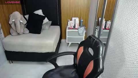 carolina  online show from January 15, 2026, 12:10 pm