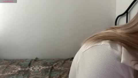 BlondeReka ITS MY 1st DAY HERE online show from November 27, 2025, 6:15 am