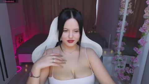 Snapshot of betty__davvis chatting on October 13, 2025, 1:22 pm Betty online show from October 13, 2025, 1:22 pm