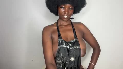 Snapshot of betty_fire_ chatting on May 7, 2026, 12:05 am Adah online show from May 7, 2026, 12:05 am