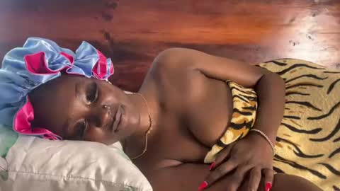 Snapshot of betty_fire_ chatting on July 27, 2026, 7:26 am Adah online show from July 27, 2026, 7:26 am