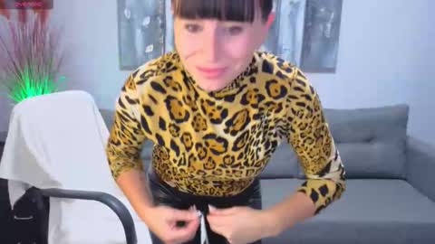 Snapshot of betty_jone chatting on October 16, 2025, 5:41 am Betty online show from October 16, 2025, 5:41 am