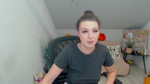 Snapshot of bettyjamess chatting on October 29, 2025, 9:49 pm bettyjamess online show from October 29, 2025, 9:49 pm