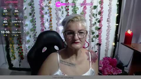 Snapshot of bety_cum3 chatting on December 10, 2024, 9:23 am bibiana online show from December 10, 2024, 9:23 am