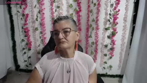 Snapshot of bety_cum3 chatting on February 7, 2025, 11:01 am bibiana online show from February 7, 2025, 11:01 am