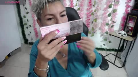 Snapshot of bety_cum3 chatting on February 23, 2025, 9:00 am bibiana online show from February 23, 2025, 9:00 am