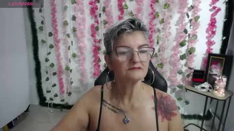Snapshot of bety_cum3 chatting on March 1, 2025, 10:24 am bibiana online show from March 1, 2025, 10:24 am
