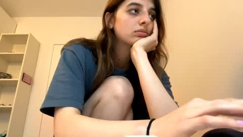 Lina online show from May 18, 2026, 6:03 pm