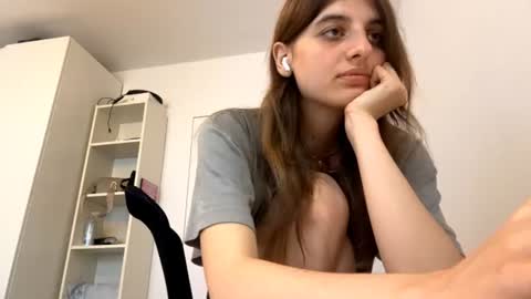 Lina online show from June 14, 2026, 4:09 pm