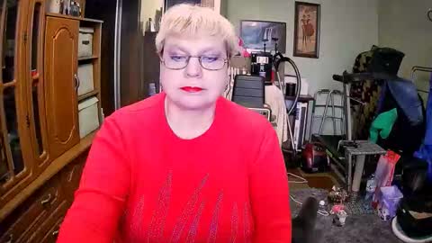 BeverlyQCynia online show from November 6, 2025, 11:44 am