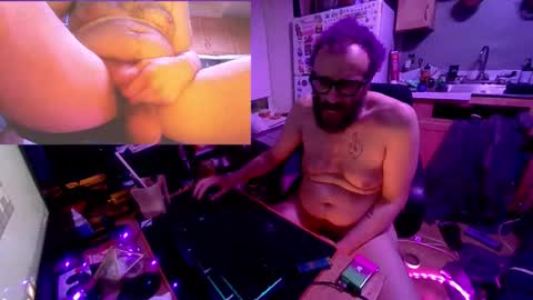 Snapshot of bfg1016 chatting on October 17, 2025, 2:52 pm LilHoeBag online show from October 17, 2025, 2:52 pm