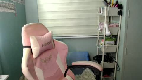 Snapshot of bheefuck52 chatting on June 14, 2026, 10:06 am bhee52 online show from June 14, 2026, 10:06 am