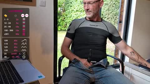 Snapshot of bi_french69 chatting on September 23, 2025, 10:29 am My name is David and if you like public exhibitions you wont be disappointed with me LoL - My favorite vibes is 44 online show from September 23, 2025, 10:29 am