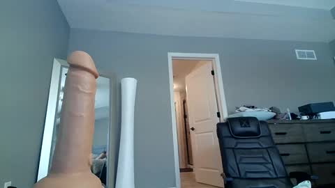 Snapshot of bi_sexualmilf chatting on December 12, 2024, 4:10 pm Bi sexualmilf Fansly online show from December 12, 2024, 4:10 pm