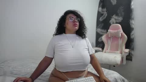 Bianca Tuesday to Sunday from 2am to 6am UTC-5 online show from February 11, 2025, 7:54 am