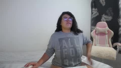 Bianca Tuesday to Sunday from 2am to 6am UTC-5 online show from November 3, 2025, 9:32 am