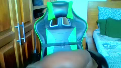 Snapshot of bianca_ebony chatting on December 2, 2024, 7:16 pm bianca ebony online show from December 2, 2024, 7:16 pm