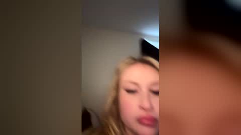 biancaberryxo online show from May 2, 2026, 11:26 am