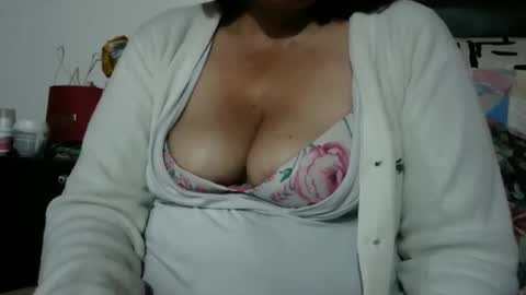 biancasteel online show from October 18, 2025, 12:02 am