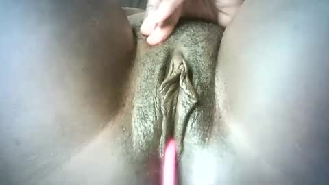 pretty online show from February 20, 2025, 9:33 am