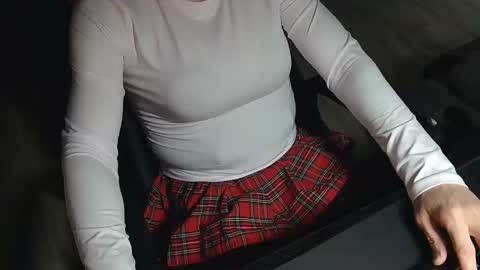 Snapshot of bicdrachel4fun chatting on October 27, 2025, 1:04 pm BiCDRachel online show from October 27, 2025, 1:04 pm