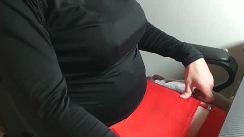 Snapshot of bicdrachel4fun chatting on November 18, 2025, 2:43 pm BiCDRachel online show from November 18, 2025, 2:43 pm