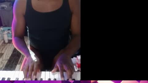 BicepsandFrot online show from November 7, 2025, 2:55 am