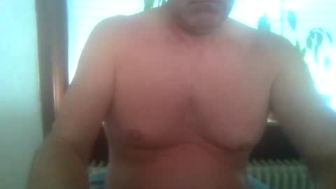 Snapshot of bieben1985 chatting on June 25, 2026, 12:42 pm Ben online show from June 25, 2026, 12:42 pm