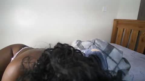 bigassmello_ online show from May 5, 2026, 1:57 am