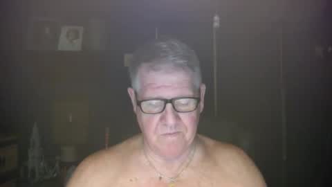 Snapshot of bigbeerdrinker1 chatting on December 23, 2024, 5:49 am bigbeerdrinker online show from December 23, 2024, 5:49 am