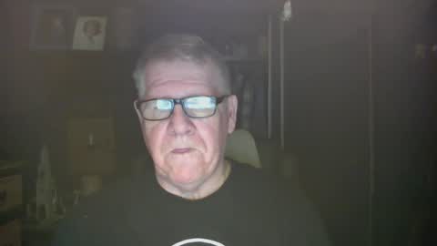 Snapshot of bigbeerdrinker1 chatting on December 26, 2024, 10:26 am bigbeerdrinker online show from December 26, 2024, 10:26 am