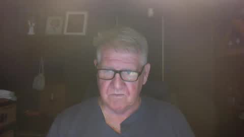 Snapshot of bigbeerdrinker1 chatting on November 1, 2025, 5:31 am bigbeerdrinker online show from November 1, 2025, 5:31 am