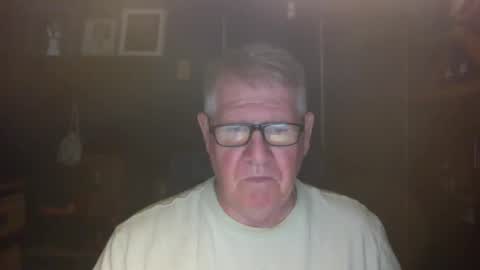 Snapshot of bigbeerdrinker1 chatting on November 3, 2025, 4:14 am bigbeerdrinker online show from November 3, 2025, 4:14 am