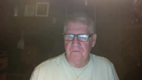 Snapshot of bigbeerdrinker1 chatting on November 4, 2025, 5:17 am bigbeerdrinker online show from November 4, 2025, 5:17 am