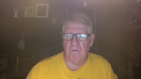 Snapshot of bigbeerdrinker1 chatting on November 17, 2025, 6:41 am bigbeerdrinker online show from November 17, 2025, 6:41 am