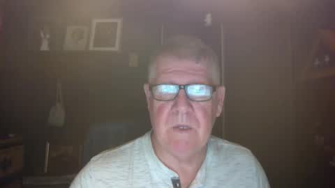 Snapshot of bigbeerdrinker1 chatting on November 30, 2025, 6:39 am bigbeerdrinker online show from November 30, 2025, 6:39 am