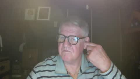 Snapshot of bigbeerdrinker1 chatting on March 24, 2026, 4:06 am bigbeerdrinker online show from March 24, 2026, 4:06 am