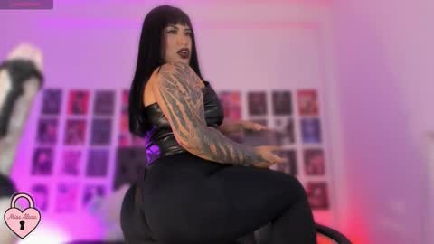 bigboobs cloe online show from October 19, 2025, 4:57 am