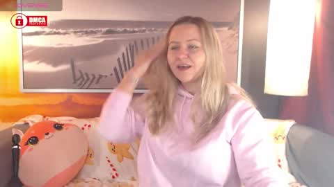 Snapshot of bigboobsarri chatting on December 17, 2024, 8:12 am BigBoobsArri online show from December 17, 2024, 8:12 am