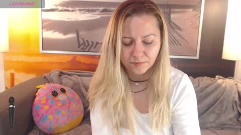 Snapshot of bigboobsarri chatting on January 17, 2025, 3:45 am BigBoobsArri online show from January 17, 2025, 3:45 am