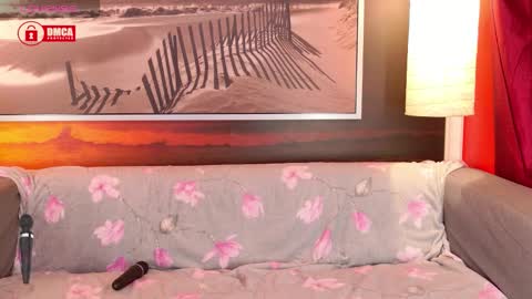 Snapshot of bigboobsarri chatting on October 7, 2025, 8:22 am BigBoobsArri online show from October 7, 2025, 8:22 am