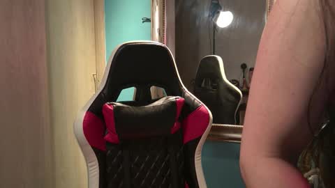 Snapshot of bigboottyxxx chatting on November 1, 2025, 2:02 am kyra Moor online show from November 1, 2025, 2:02 am